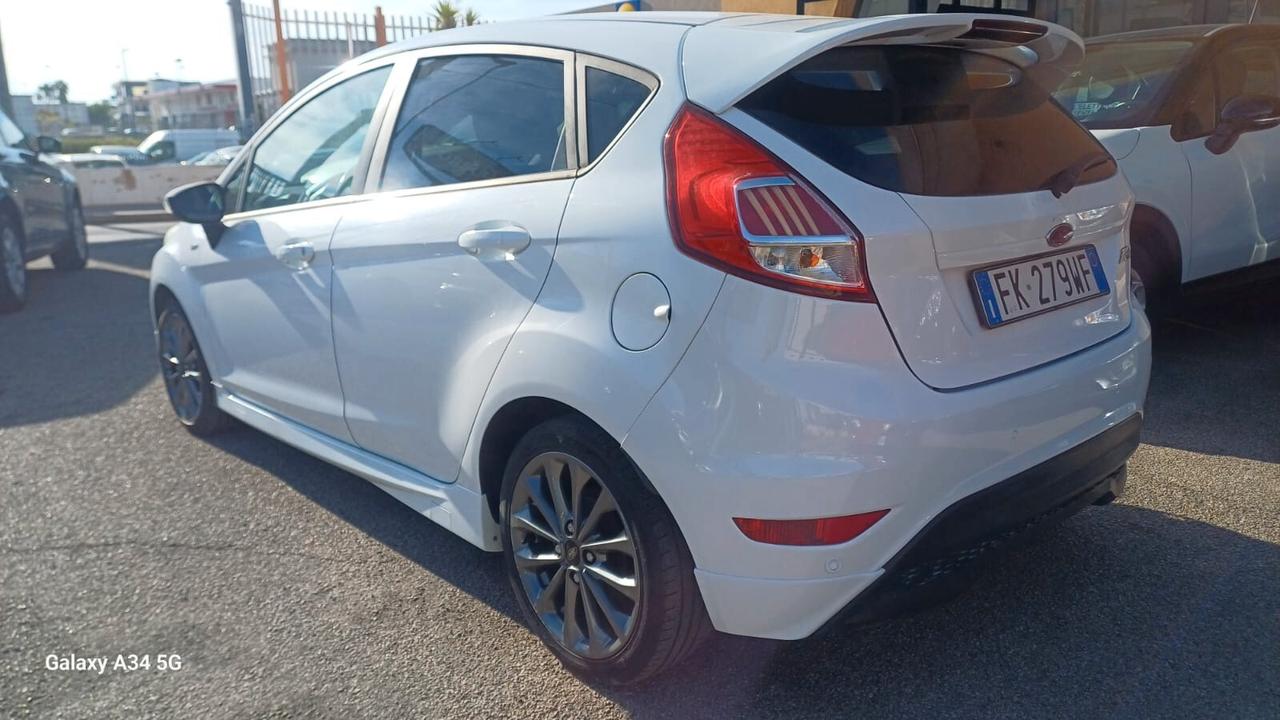 Ford Fiesta 1.5 TDCi 75CV 5 porte ST-Line
