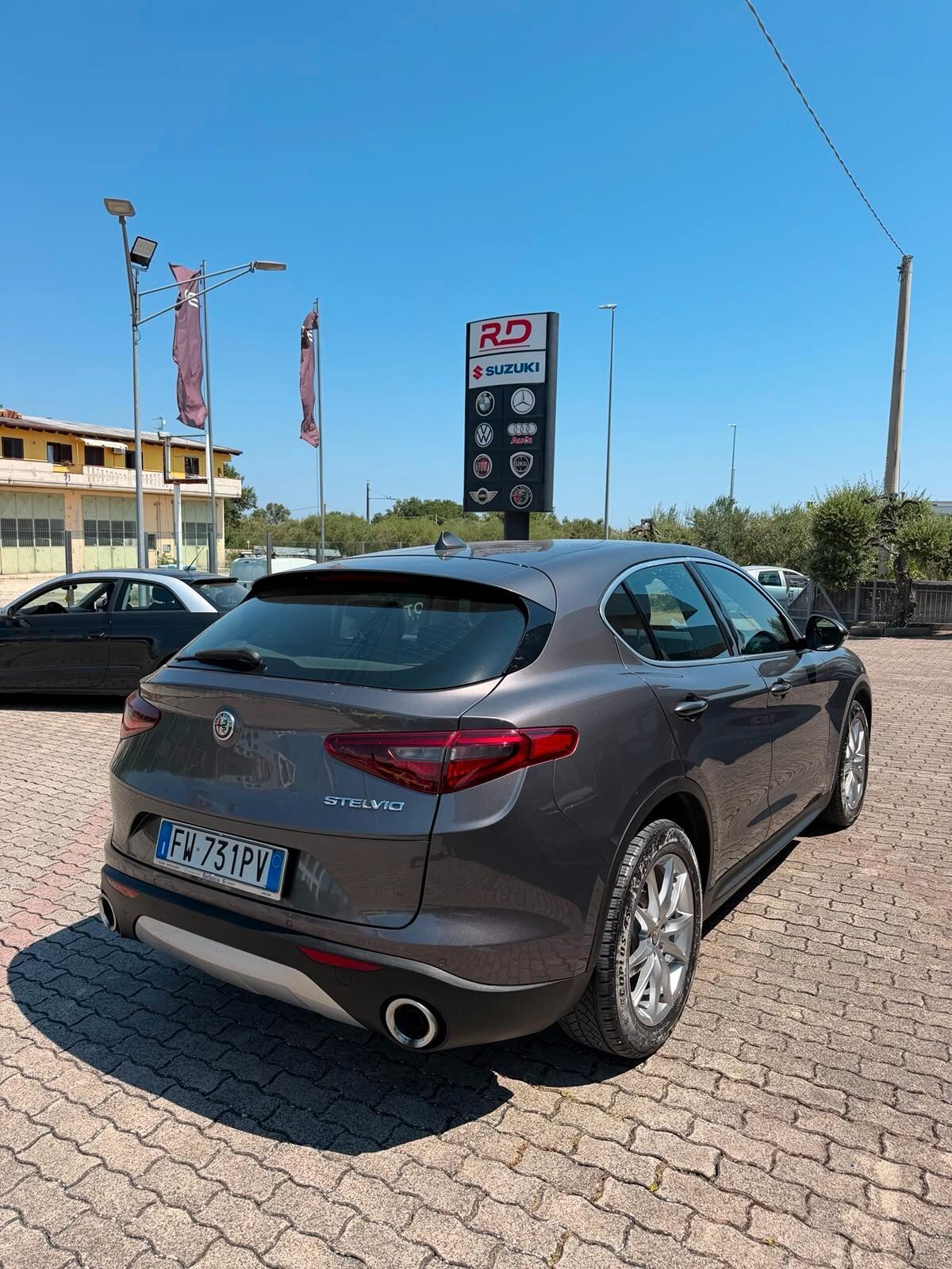 Alfa Romeo Stelvio 2.2 Turbodiesel 190 CV AT8 RWD Business