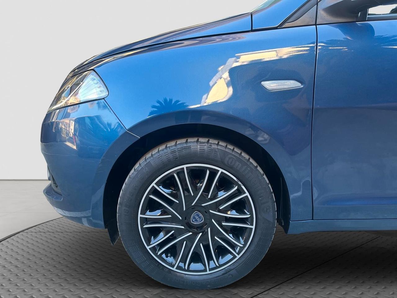 Lancia Ypsilon 1.0 FireFly 5 porte S&S Hybrid Gold