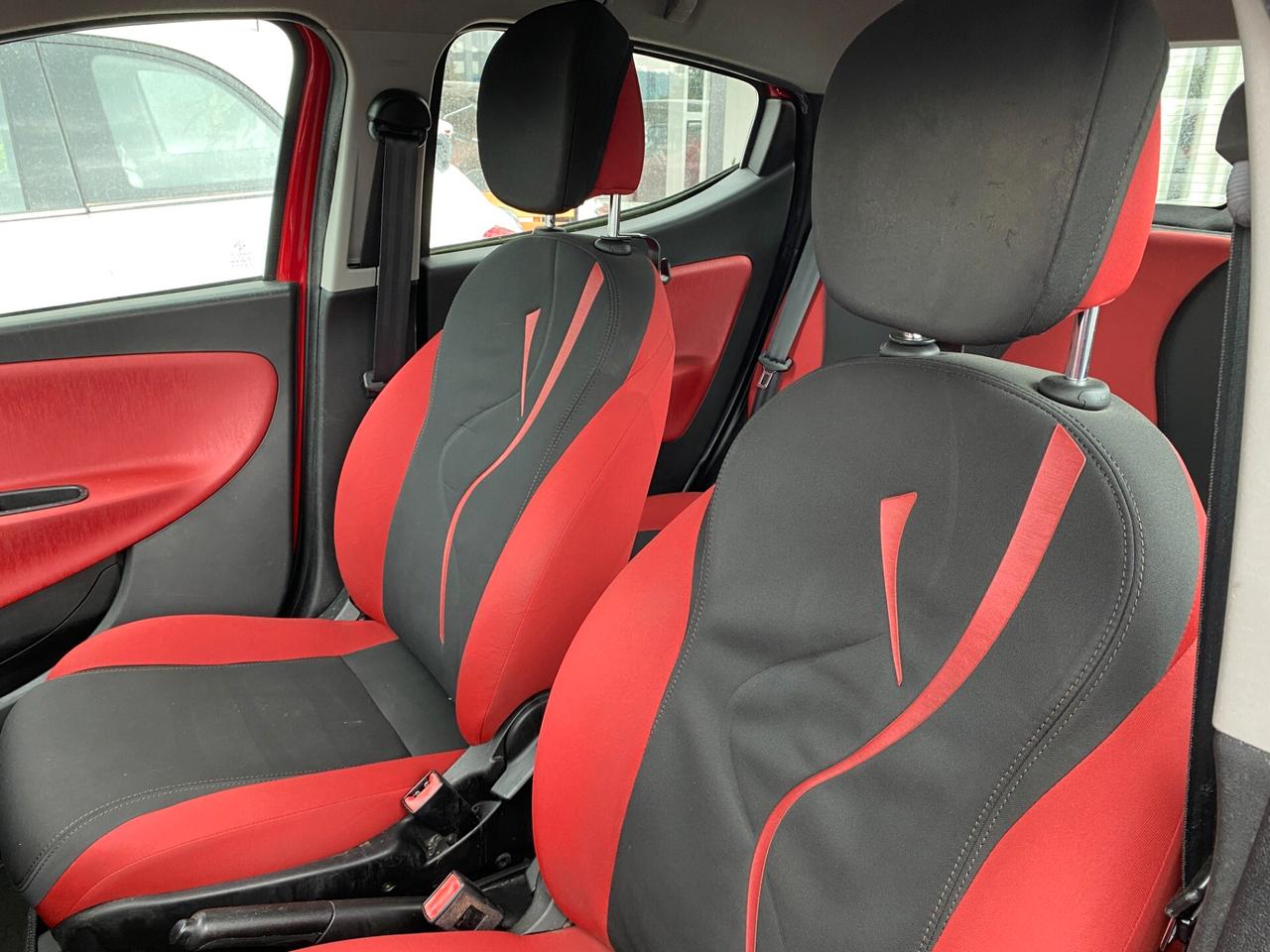 Lancia Ypsilon 1.2 69 CV 5 porte Elefantino