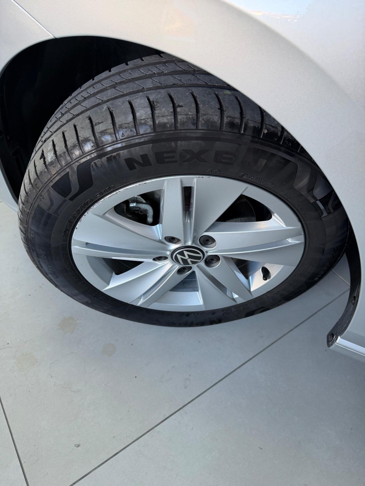 Volkswagen Golf 8 2.0 150 CV