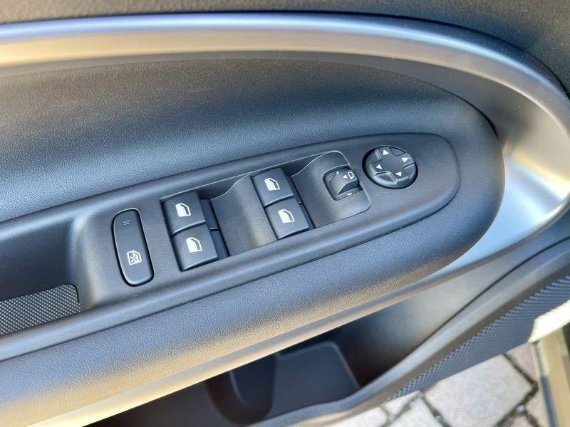 Jeep Avenger 1.2 turbo e-hybrid mhev Summit fwd 110cv edct6 - KM0