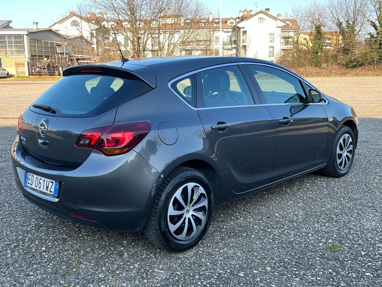 Opel Astra 1.4 Benzina Euro 5 no limiti circolazione