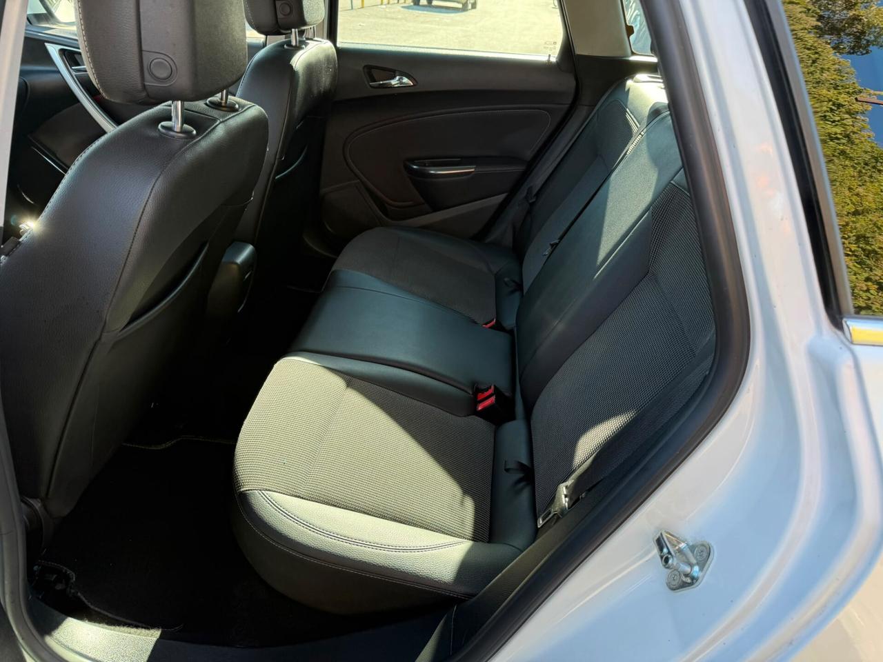 Opel Astra 1.4 Turbo 140CV GPL Cosmo