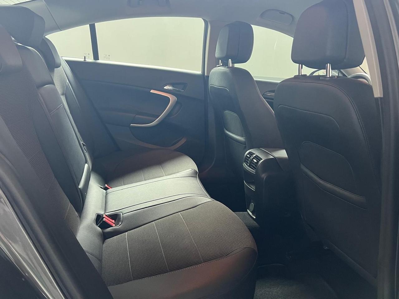 Opel Insignia 1.6 Turbo 180CV 4 porte Elective