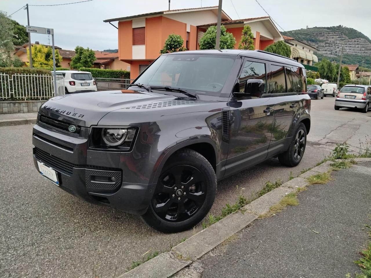 Land Rover Defender SE D 200 MHEV