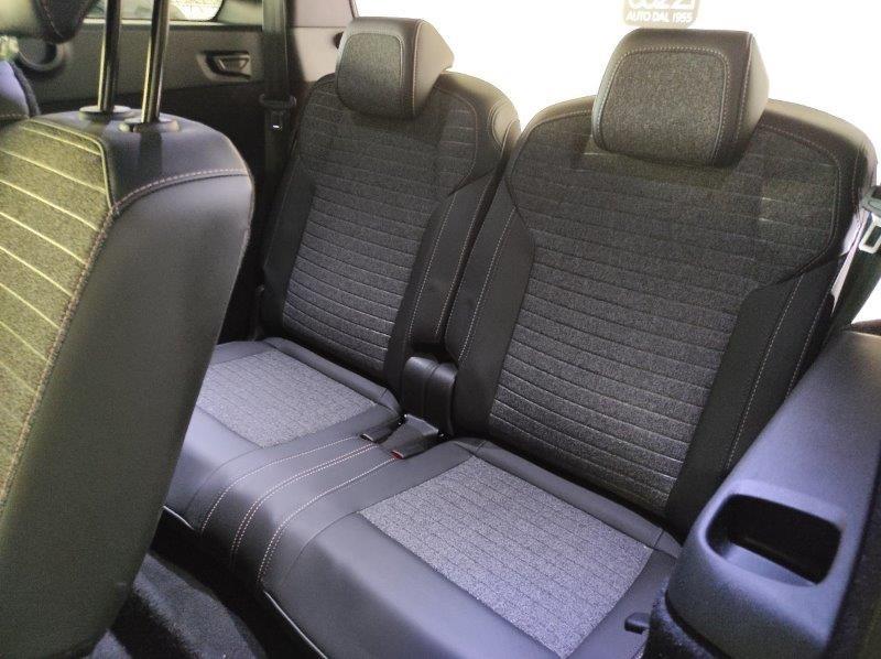 PEUGEOT 5008 3ª serie - 5008 Hybrid 145 e-DCS6 Allure