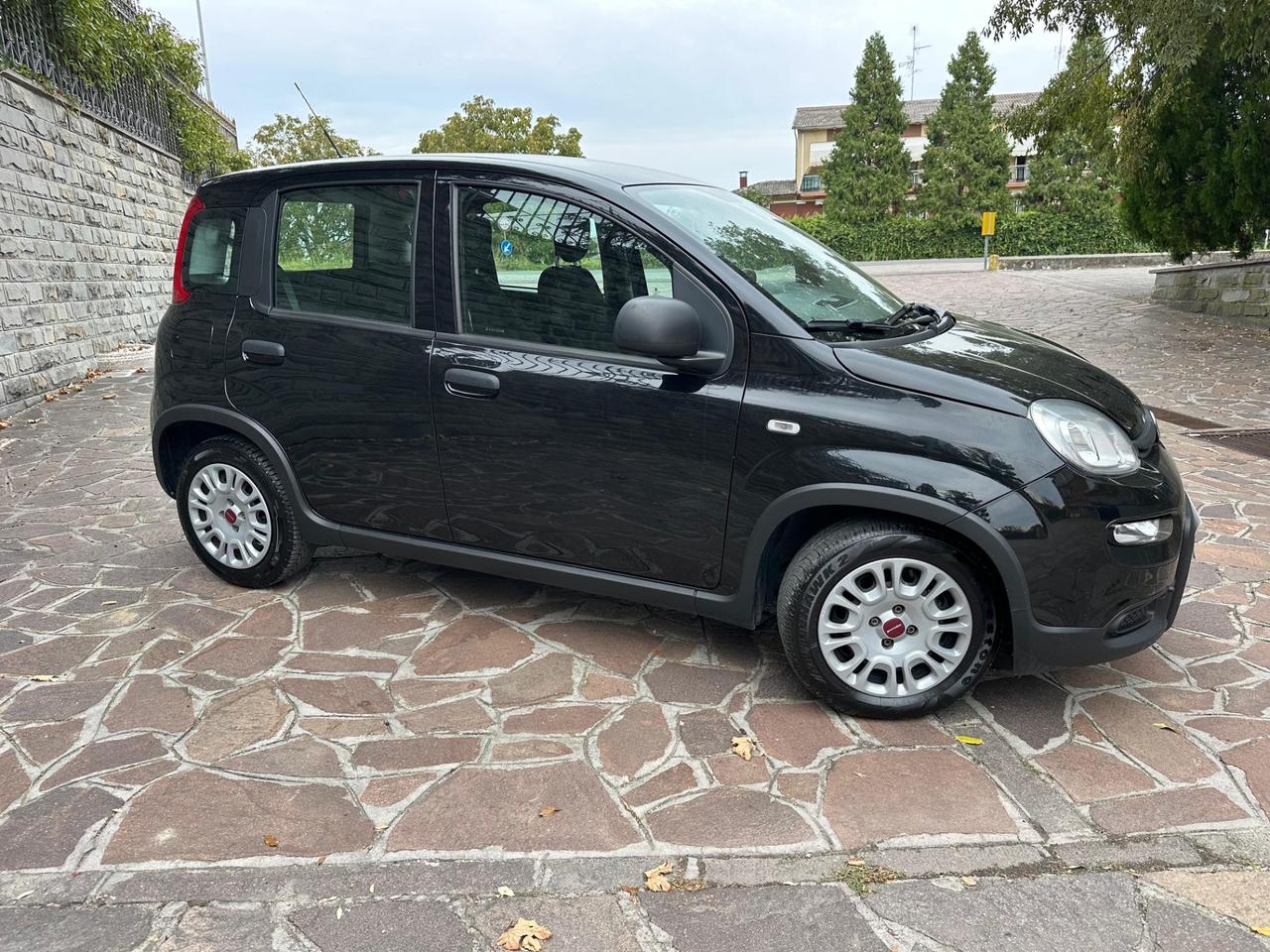 Fiat Panda 1.0 FireFly S&S Hybrid Garmin