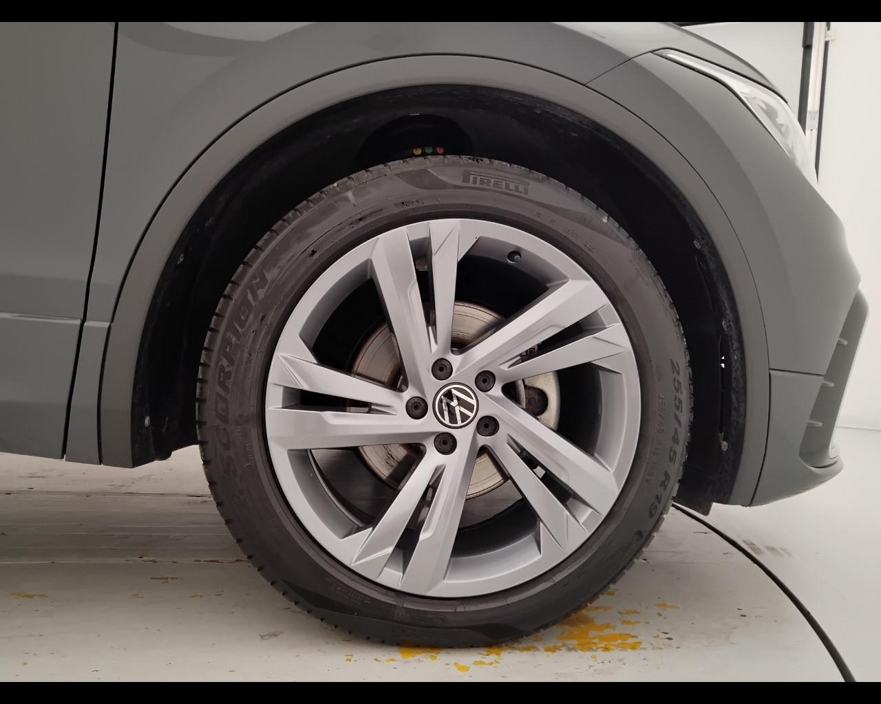 VOLKSWAGEN Tiguan II 2021 - Tiguan 2.0 tdi R-Line 150cv dsg