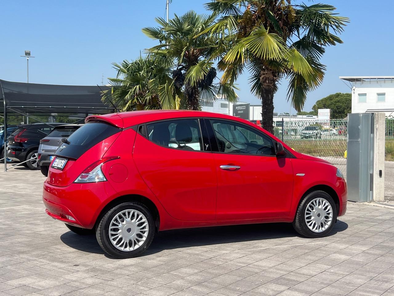 Lancia Ypsilon 1.2 69 CV Silver km 9.800!!!