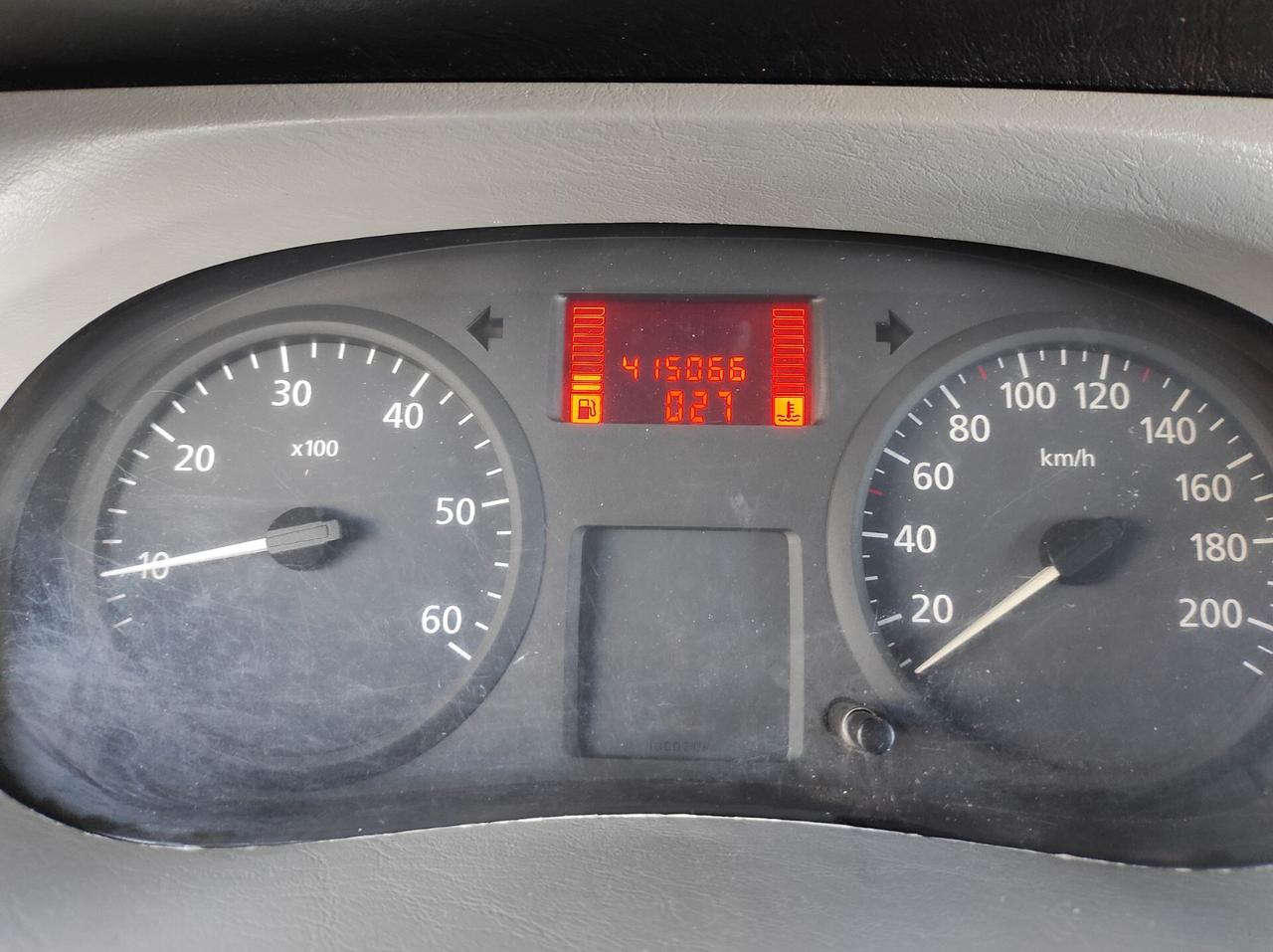 Renault Trafic 1.9 dCi - 80cv 9 POSTI