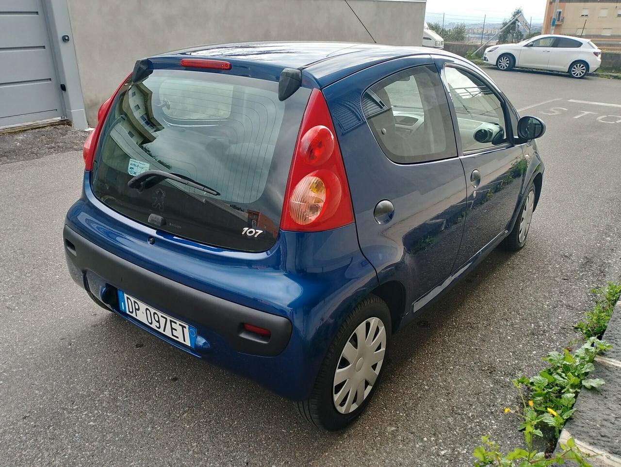 Peugeot 107 1.0 68CV 5p. Sweet Years 2Tronic