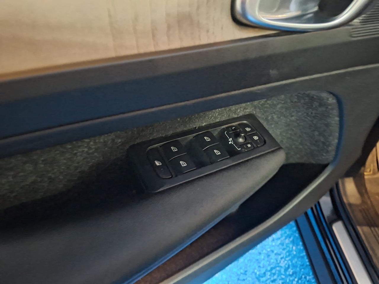 Volvo XC40 D3 AWD Geartronic accettò permute e finanziamenti