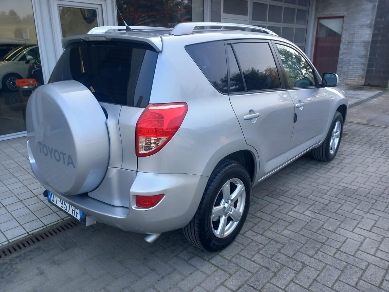 Toyota RAV 4 RAV4 2.2 D-4D 136 CV DPF Sol