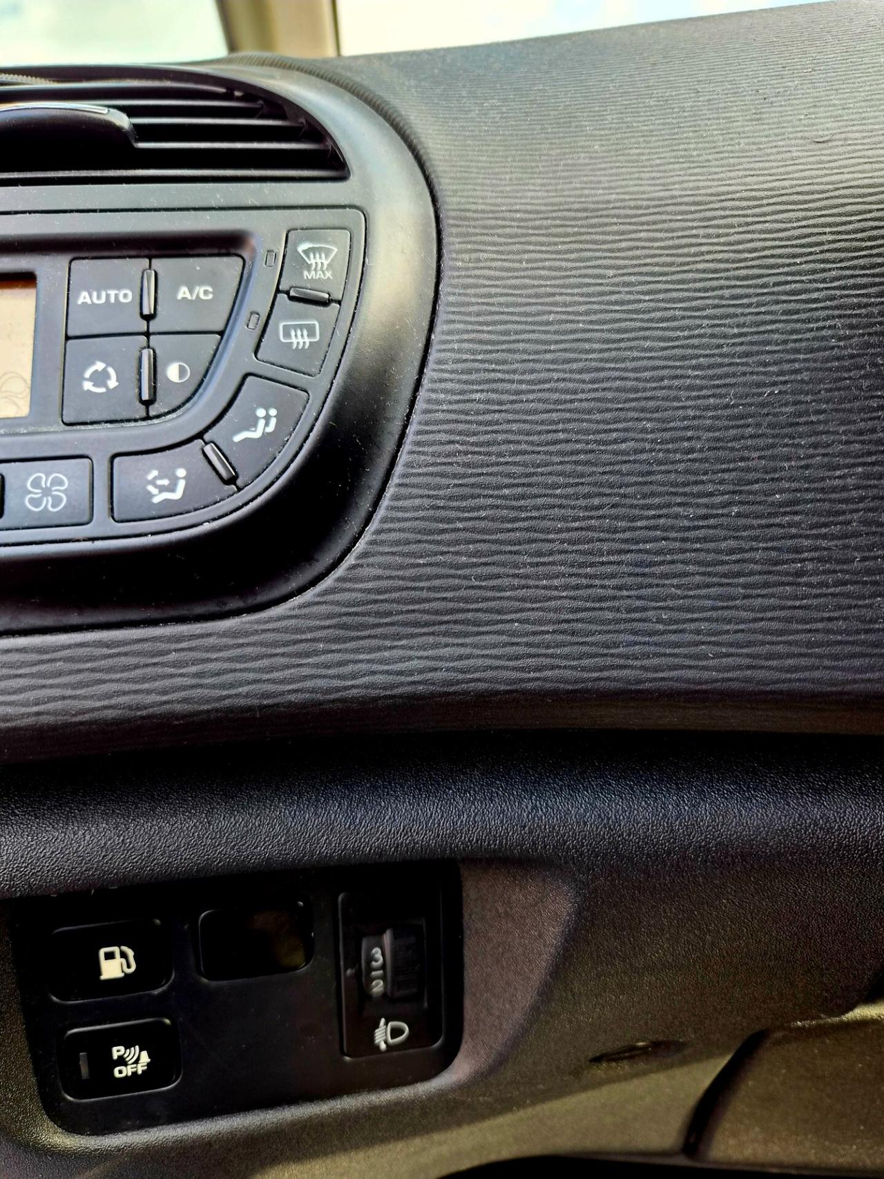 Citroen C4 Picasso 1.6 7 POSTI
