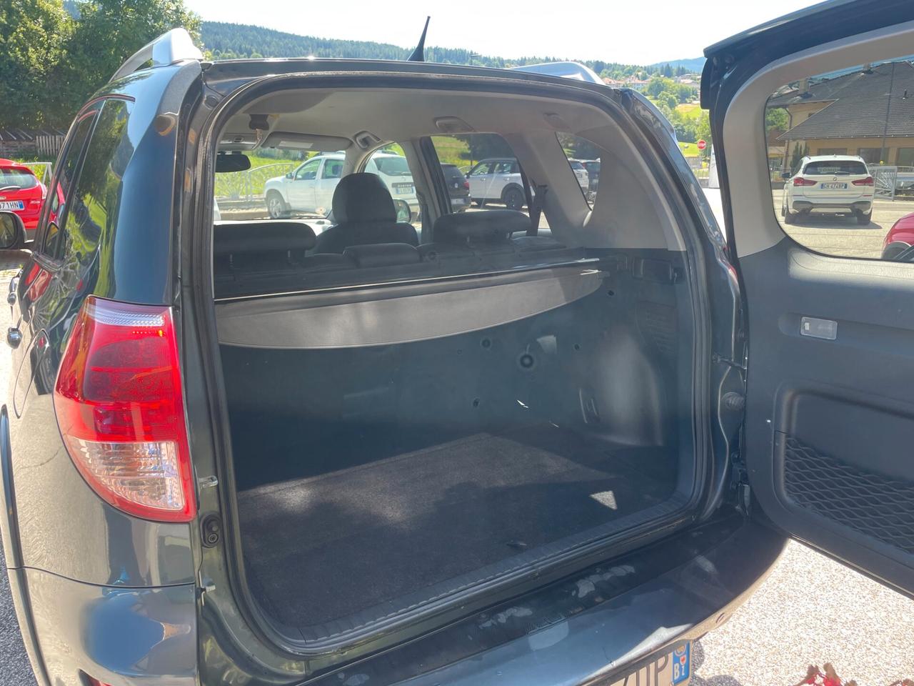 Toyota RAV 4 RAV4 2.2 D-4D 177 CV Luxury 4X4