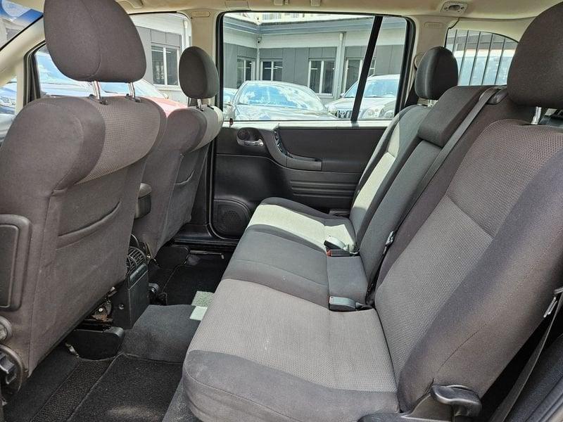 Opel Zafira Zafira 1.8 16v Elegance 7POSTI