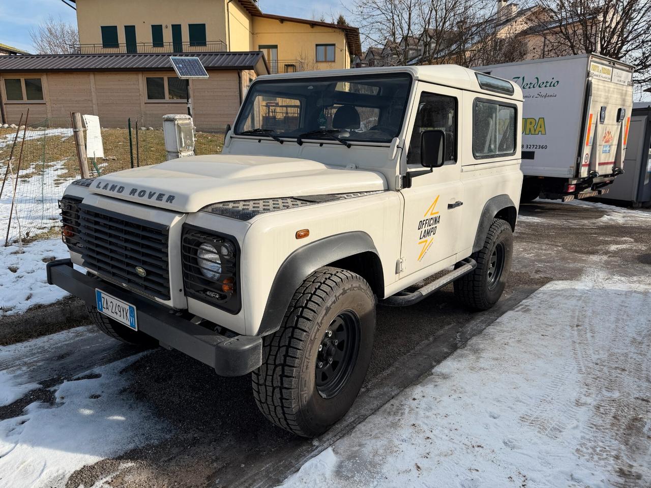 Land Rover Defender 90 2.4 TD4 Station Wagon S