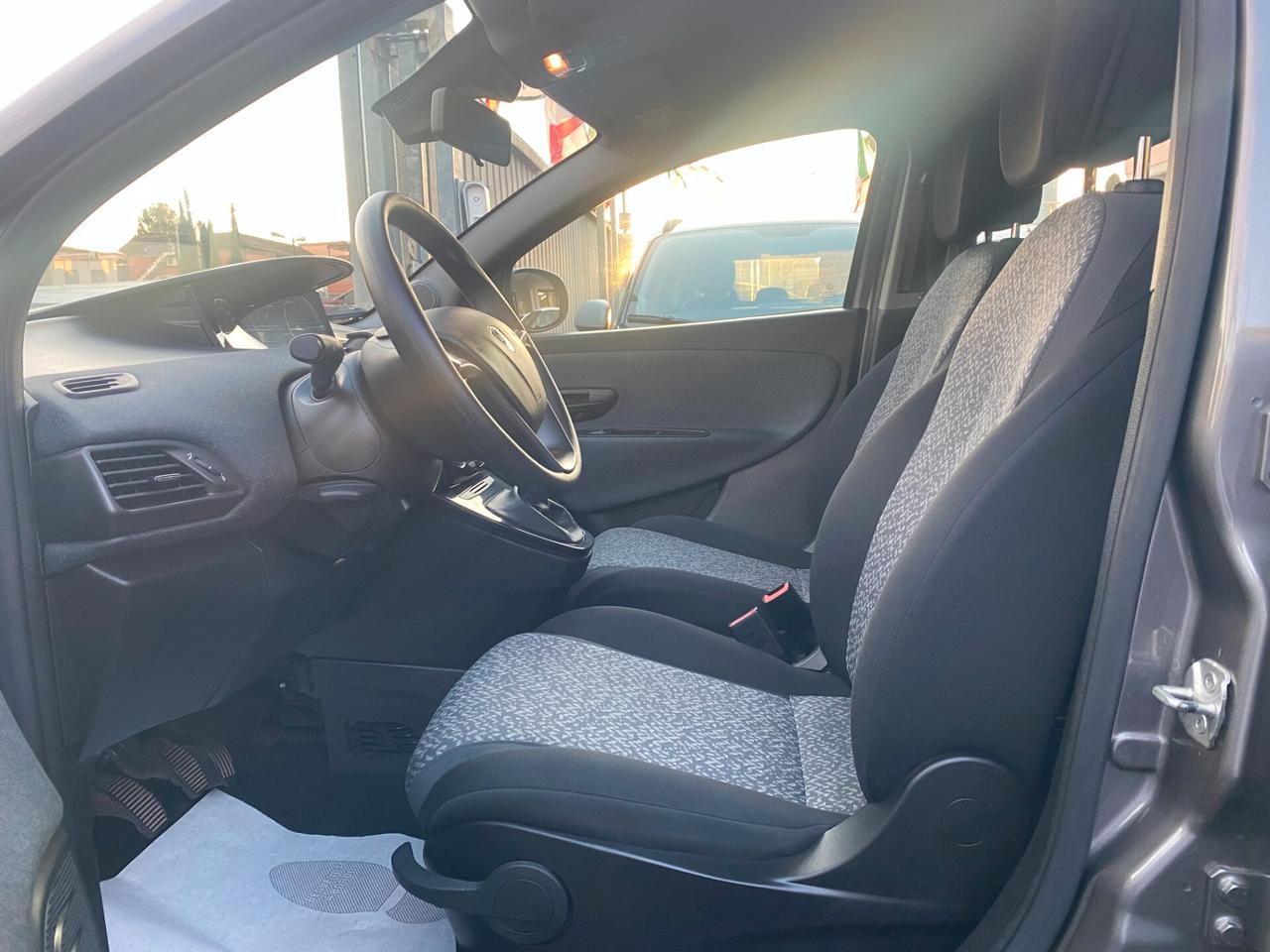 LANCIA Ypsilon 1.0 hybrid 70Cv 5posti SILVER