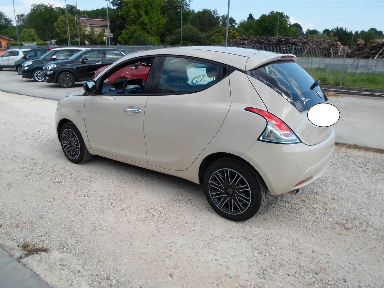 Lancia Ypsilon 1.2 69 CV 5 porte Platinum (GPL)