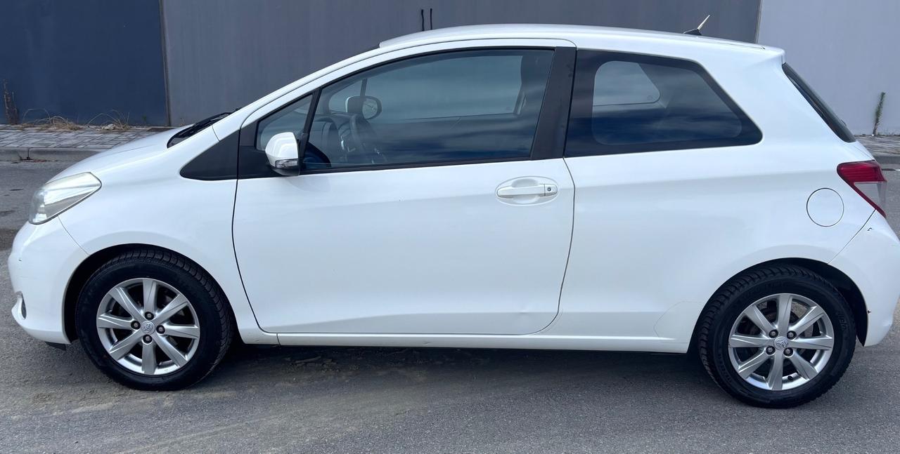 Toyota Yaris 1.0 3 porte Lounge