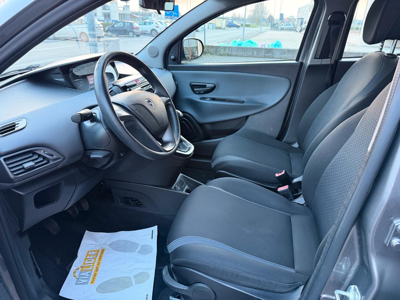 Lancia Ypsilon 1.2 69 CV, OK NEOPATENTATI