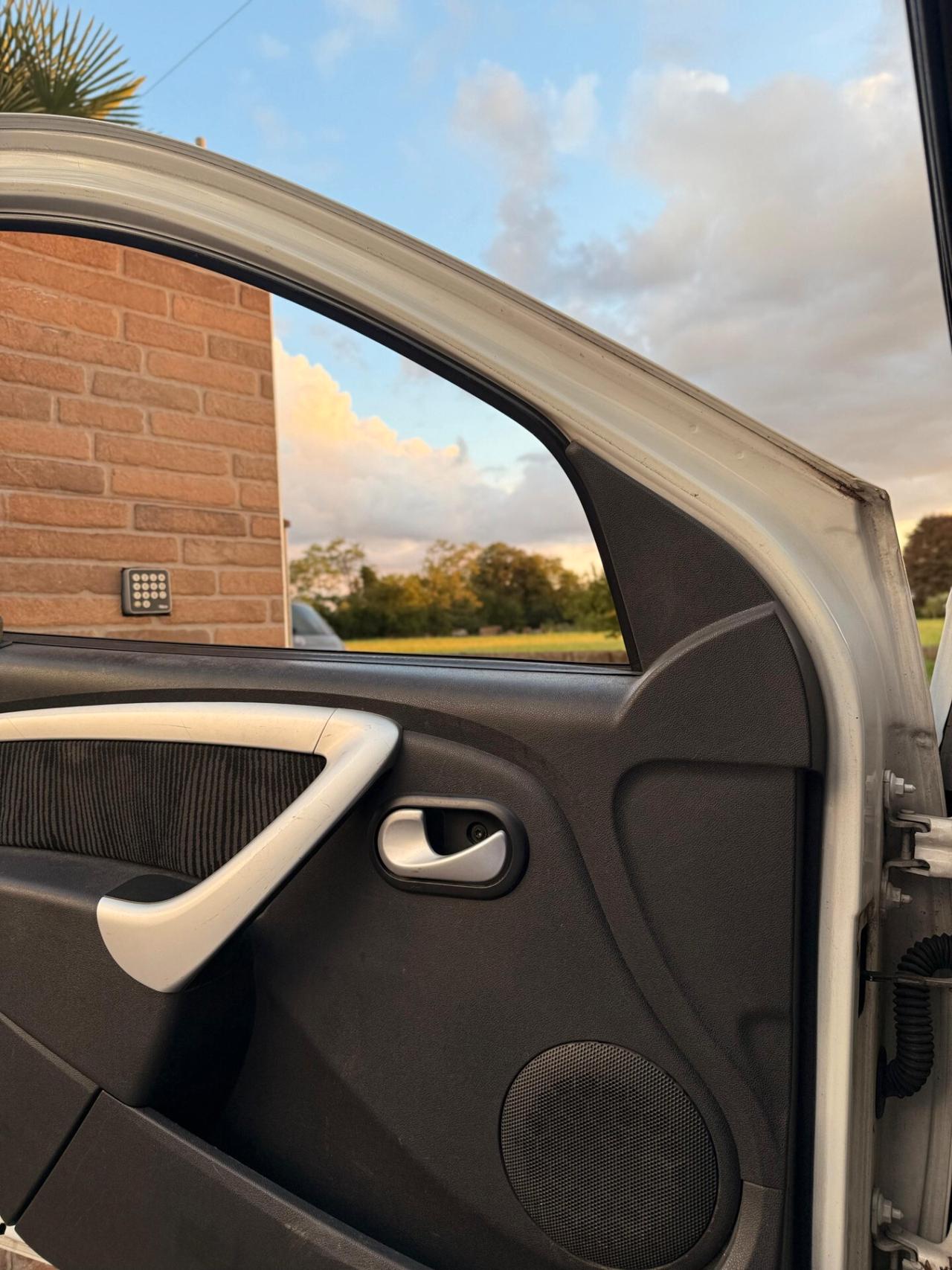 Dacia Sandero 1.4 8V GPL Lauréate