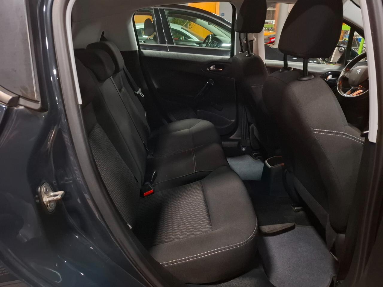 Peugeot 208 1.2 benzina NEOPATENTATO