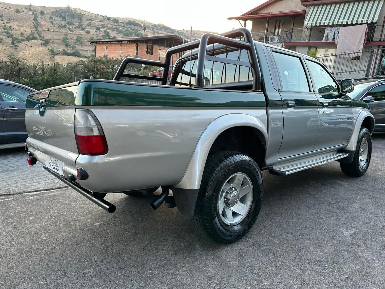 Mitsubishi L200 2.5 TDI 4WD Club Cab Pick-up GLS