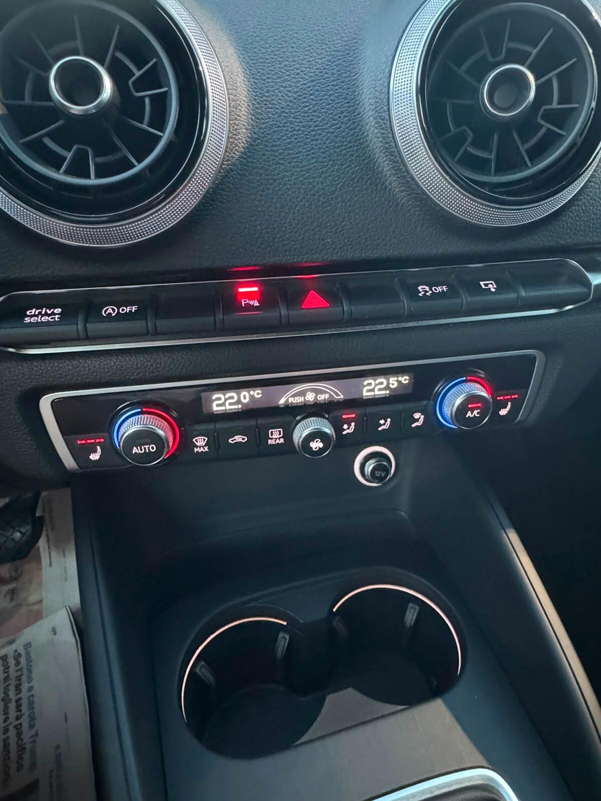 Audi A3 SPB 1.6 TDI Sport GANCIO TRAINO DI SERIE !!