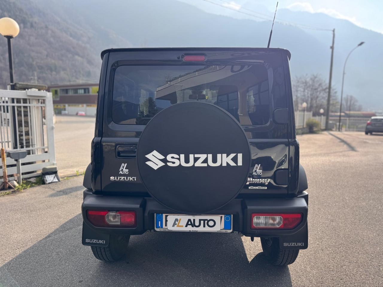 Suzuki Jimny 1.5 5MT Top