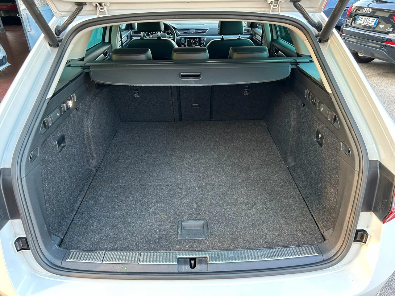 Skoda Superb 2.0 TDI 190 CV SCR DSG Wagon Ambition