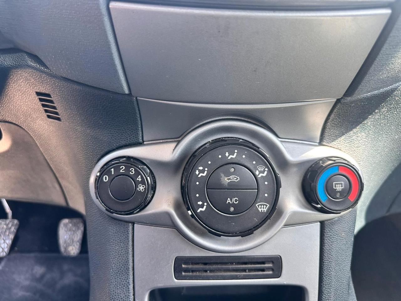 Ford Fiesta 1.2 82 CV 5 porte Titanium