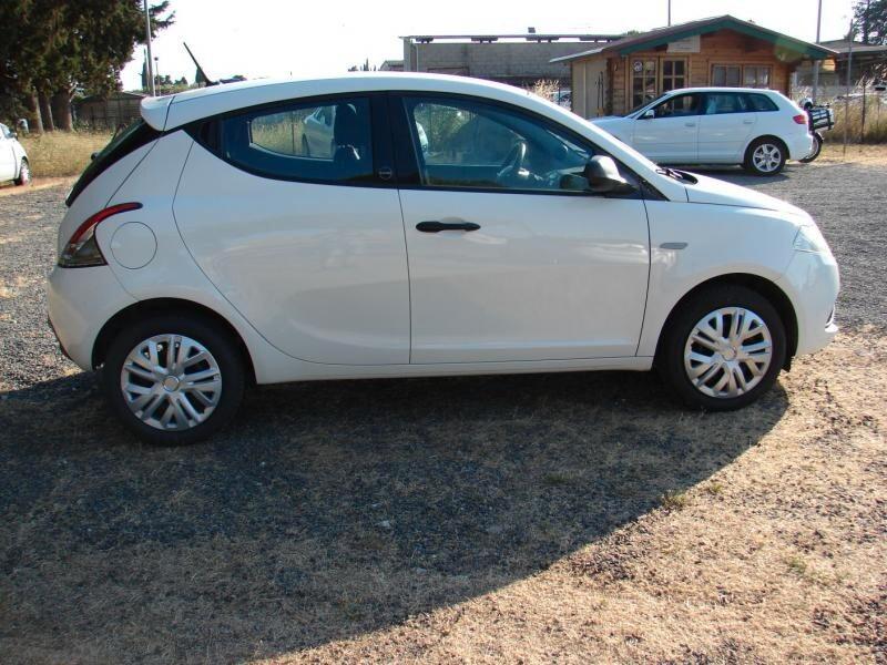 Lancia Ypsilon 1.0 FireFly Hybrid Ecochic Silver *NEOPATENTATI*UNIPRO*