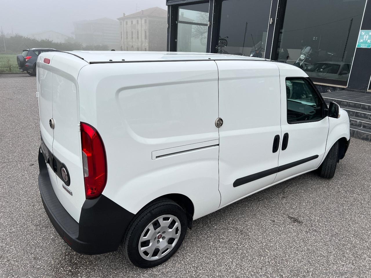 Doblò 1.6MJT 105 PL-TN Cargo Maxi Lam.SX