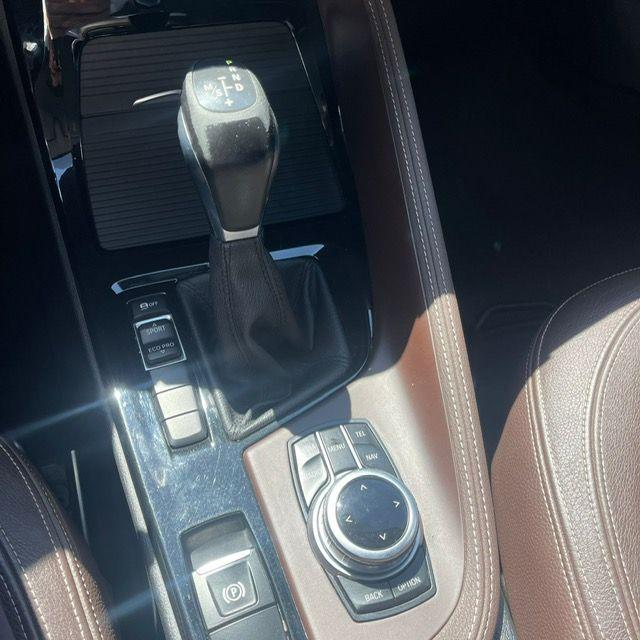 BMW - X1 - sDrive18d xLine