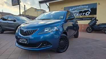 Lancia Ypsilon 1.0 FireFly 5 porte S&S Hybrid Ecochic Silver