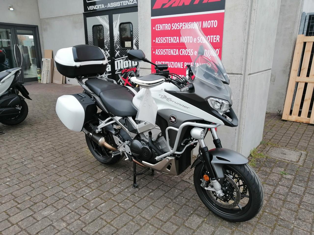 Honda CrossRunner travel edition