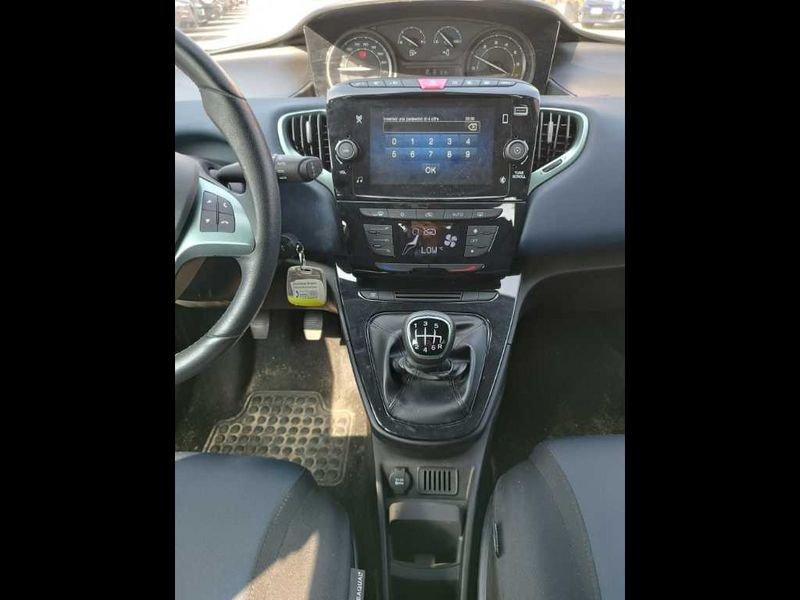 Lancia Ypsilon New 5 porte My24 1.0 Firefly 70 CvStart&Stop Hybrid Oro