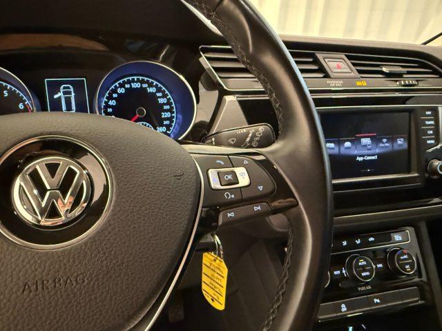 VOLKSWAGEN Touran 1.4 TSI Business 7P Navi Bluetooth 17" Family Pack