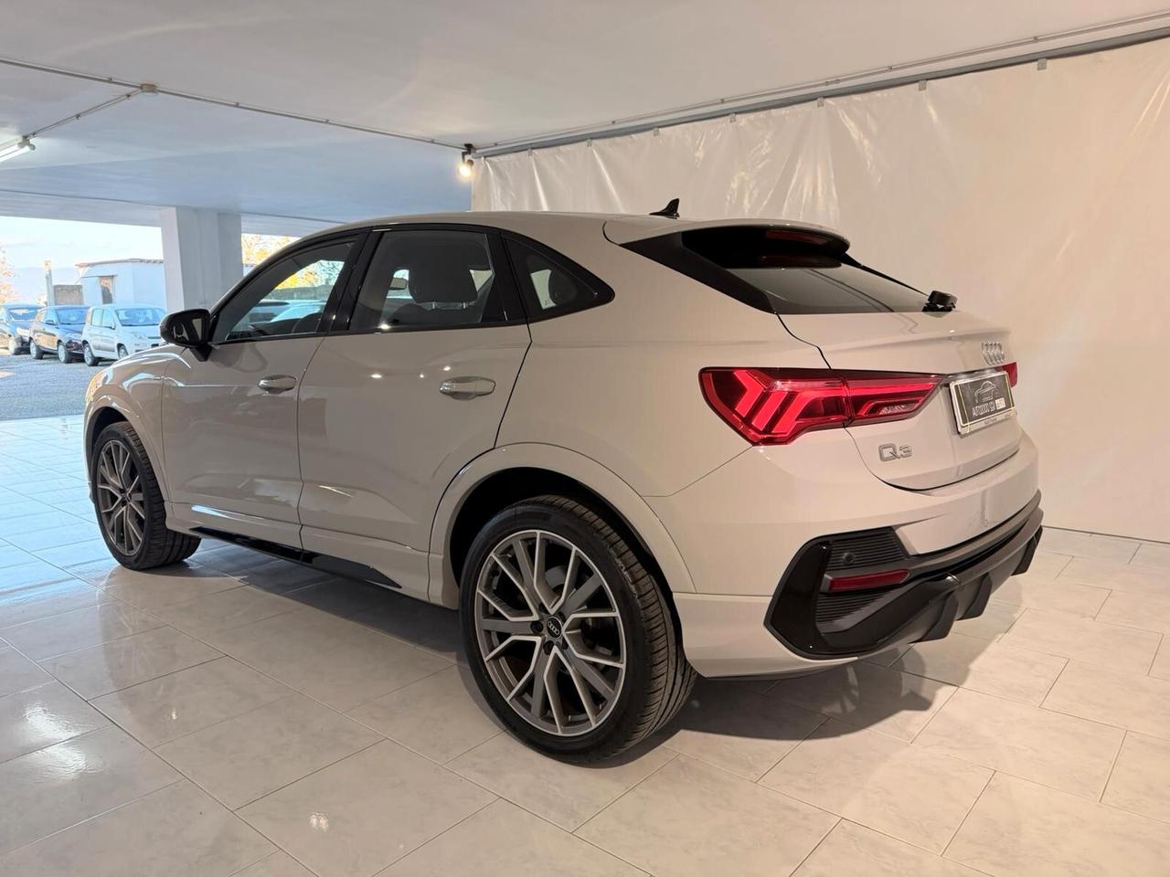 Q3 SPB 40 TDI 200 CV 3X S-LINE QUATTRO IPER-FULL IVA ESPOSTA