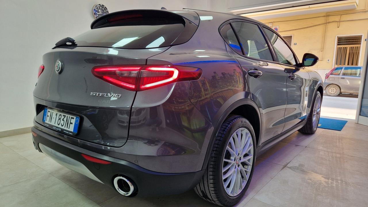 Alfa Romeo Stelvio 2.2 Turbodiesel 180 CV AT8 Q4 Executive