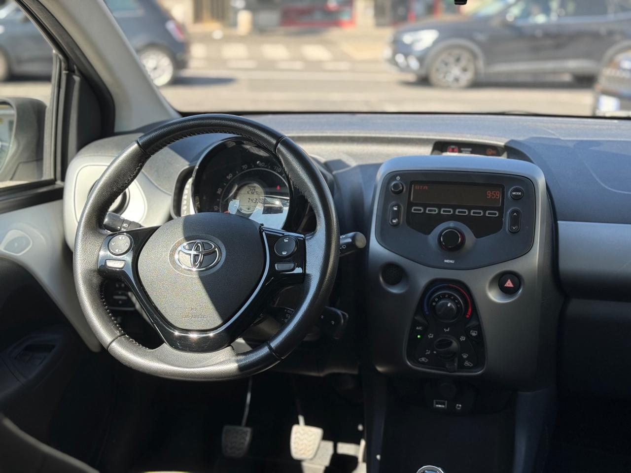 Toyota Aygo 1.0 72 CV 5 porte x-play GARANTITA NO VINCOLI FIN