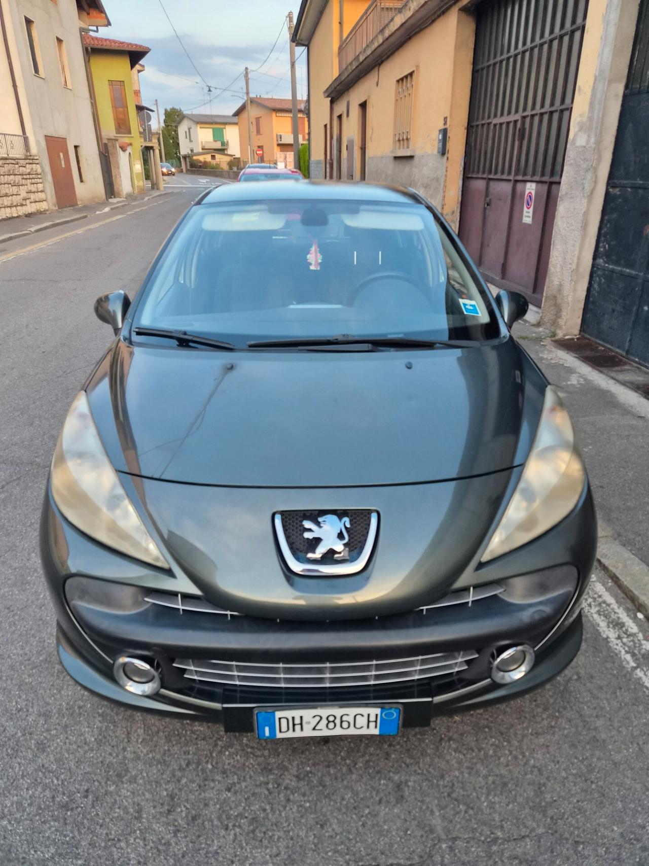 Peugeot 207 75CV 5p. X Line