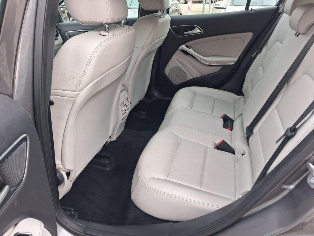 Mercedes-Benz GLA 200 d Automatic Sport