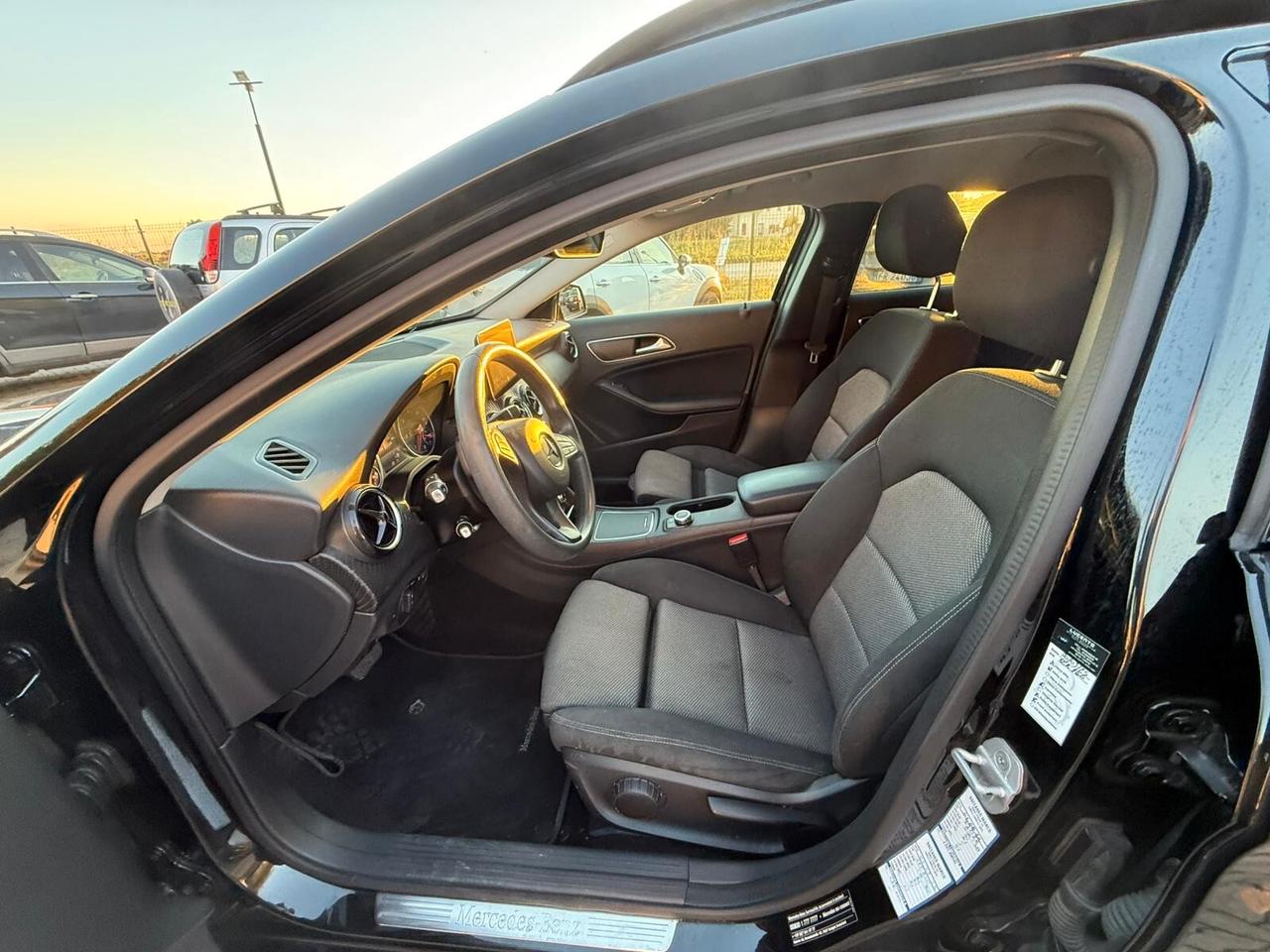Mercedes-benz GLA 180 d Automatic Premium