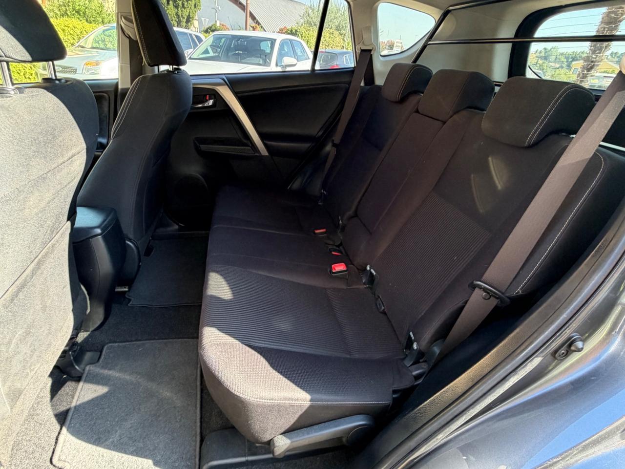 Toyota RAV 4 RAV4 2.0 D-4D 4WD Lounge White Ed.