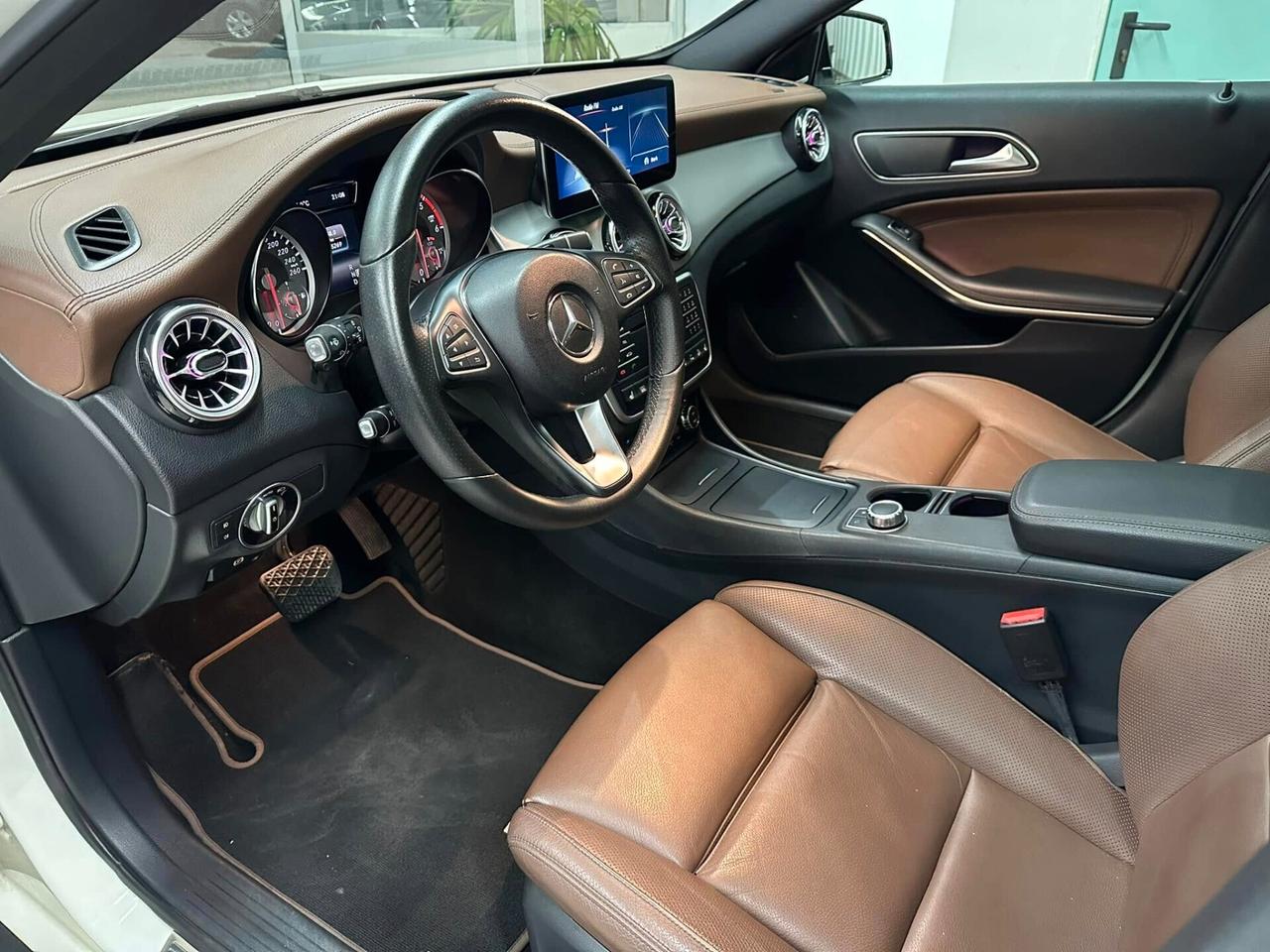 Mercedes-benz GLA 220 d Automatic 4Matic Premium AMG Tetto