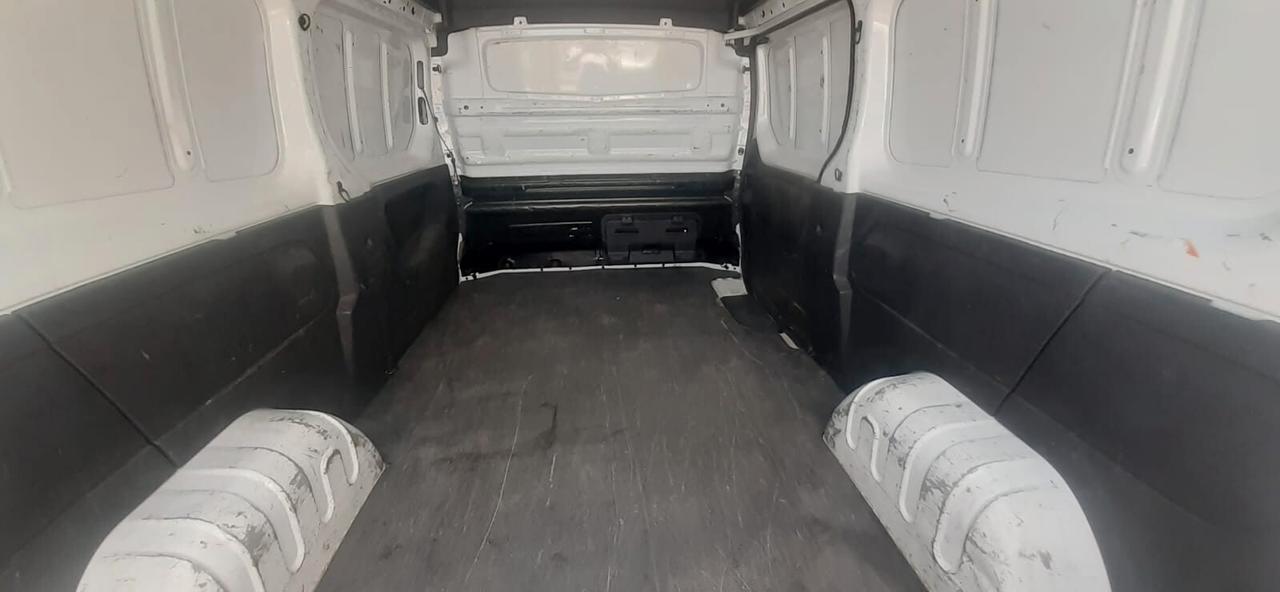 Opel Vivaro 2017 - 1.6 bi-turbo Lb automobili