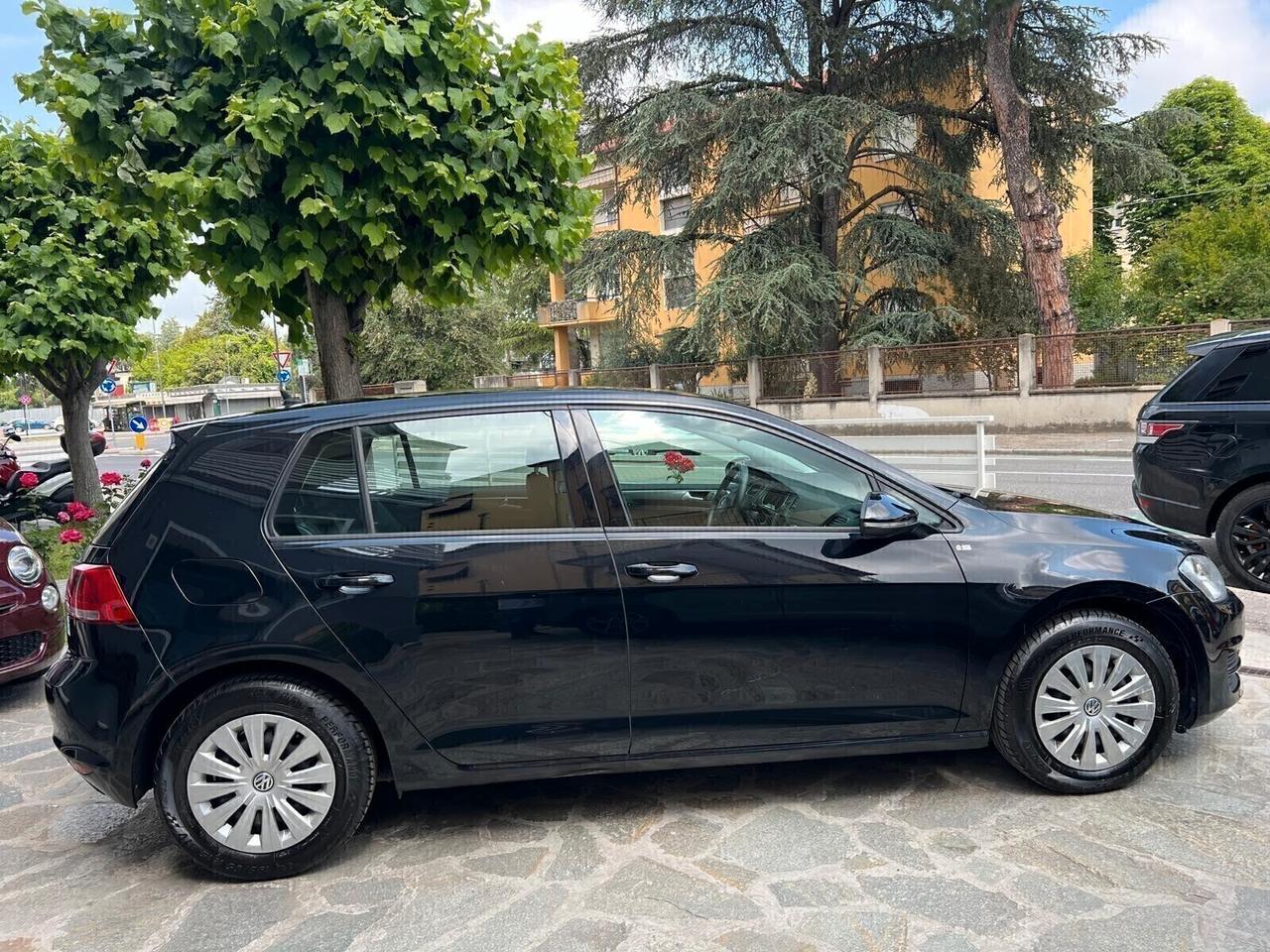 VW GOLF 1.6 TDI 90cv BlueMotion TECH. NEOPATENTATI